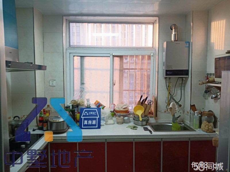 精装边套 大三室 环境优美,性价比高。